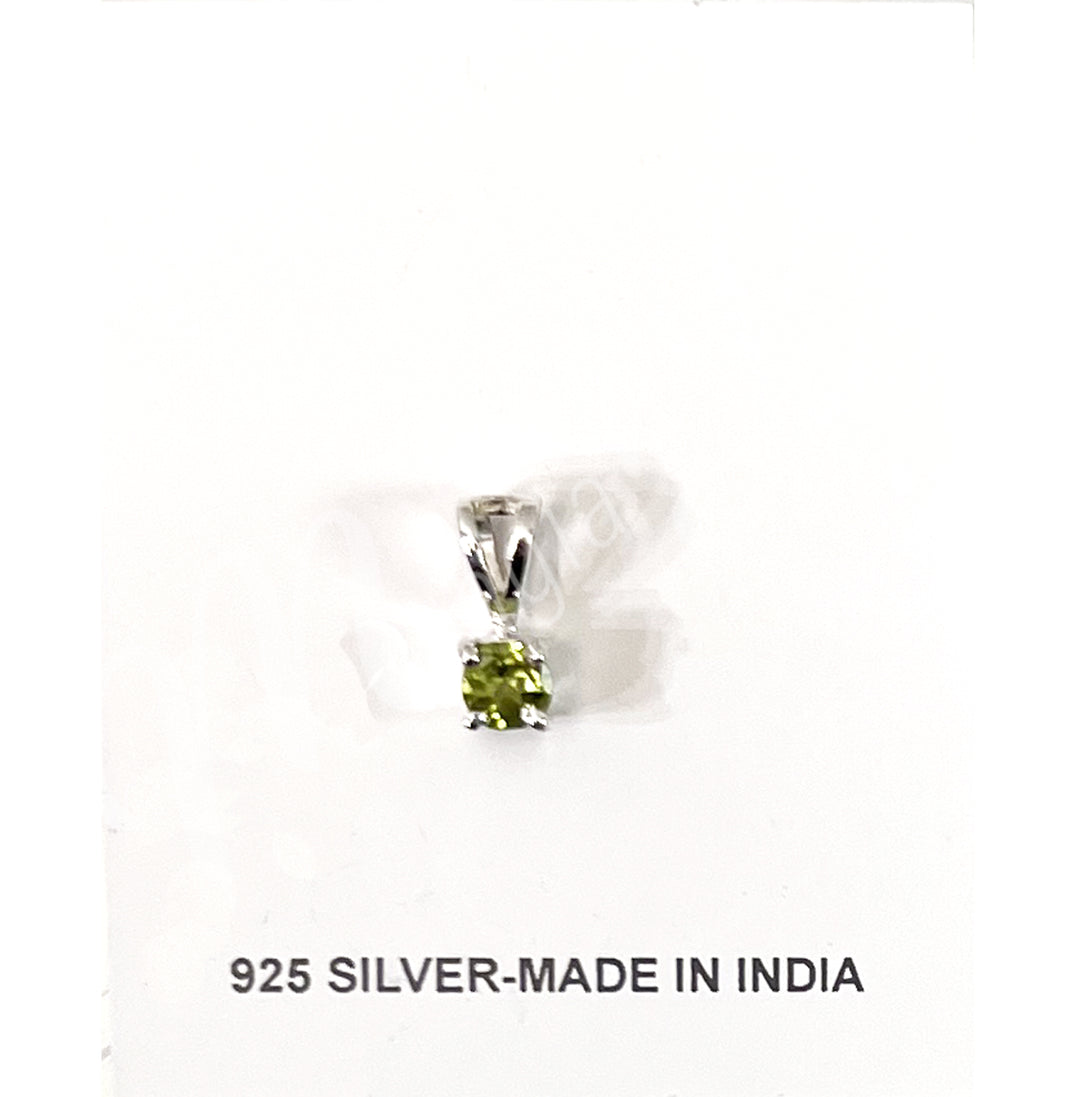 Colgante de Plata Esterlina con Peridoto Cuadrado Facetado 0,35-0,5"