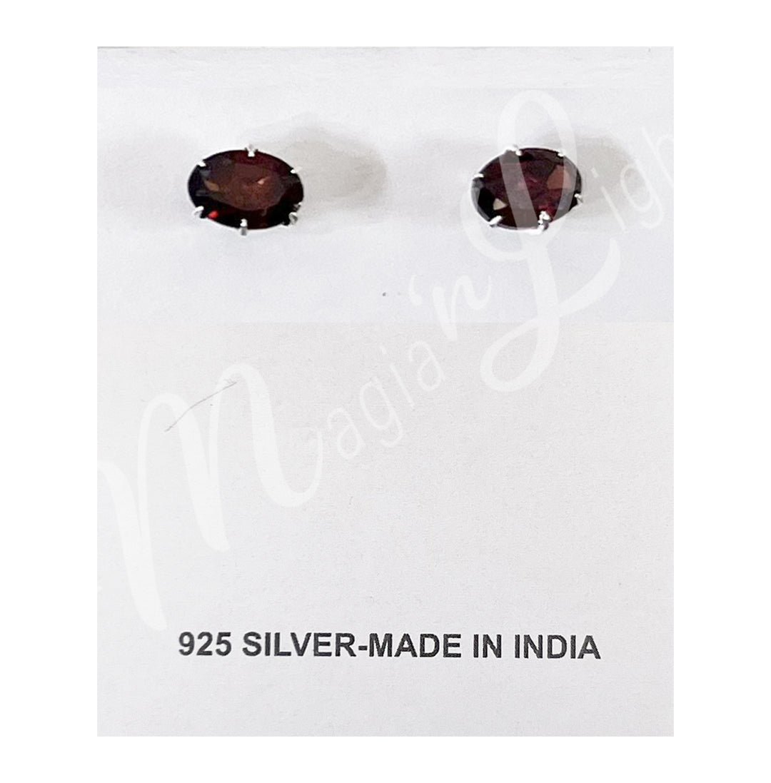Pendientes de Plata Esterlina con Granate Ovalada y Facetada 0,25"