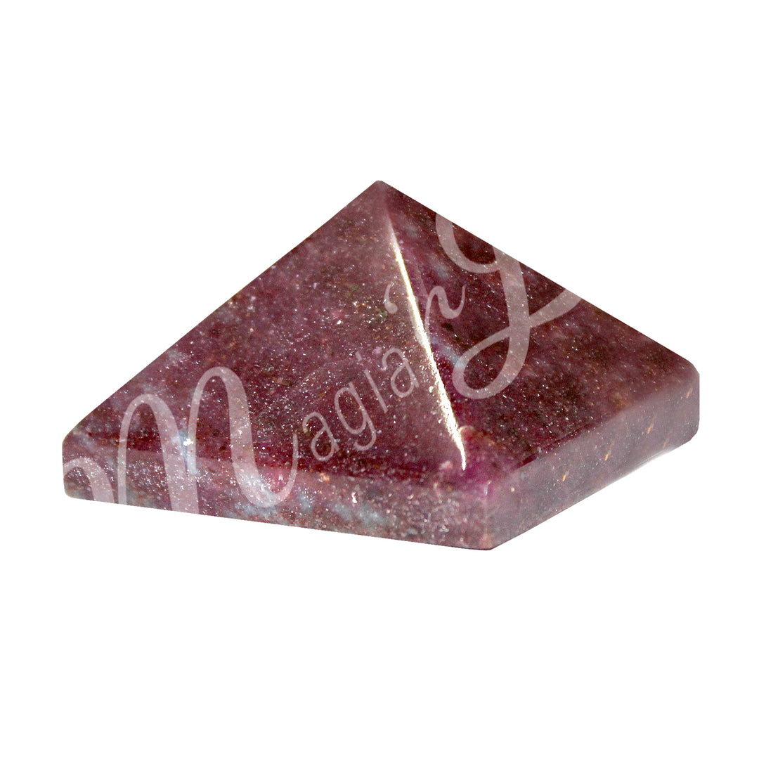 A four side pyramid made of Ruby with Kyanite.