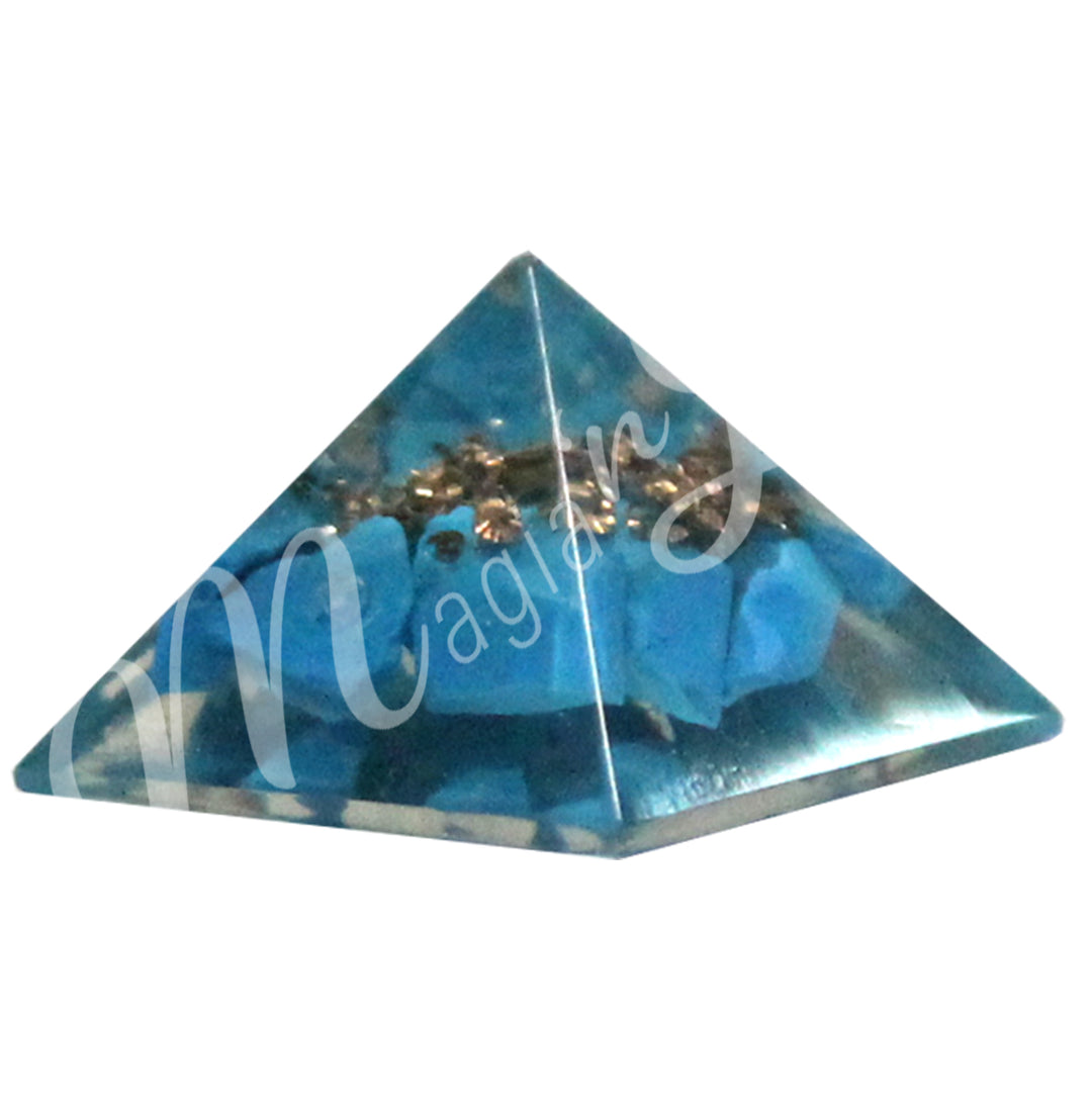 A four side pyramid made of Turquoise in Orgone.