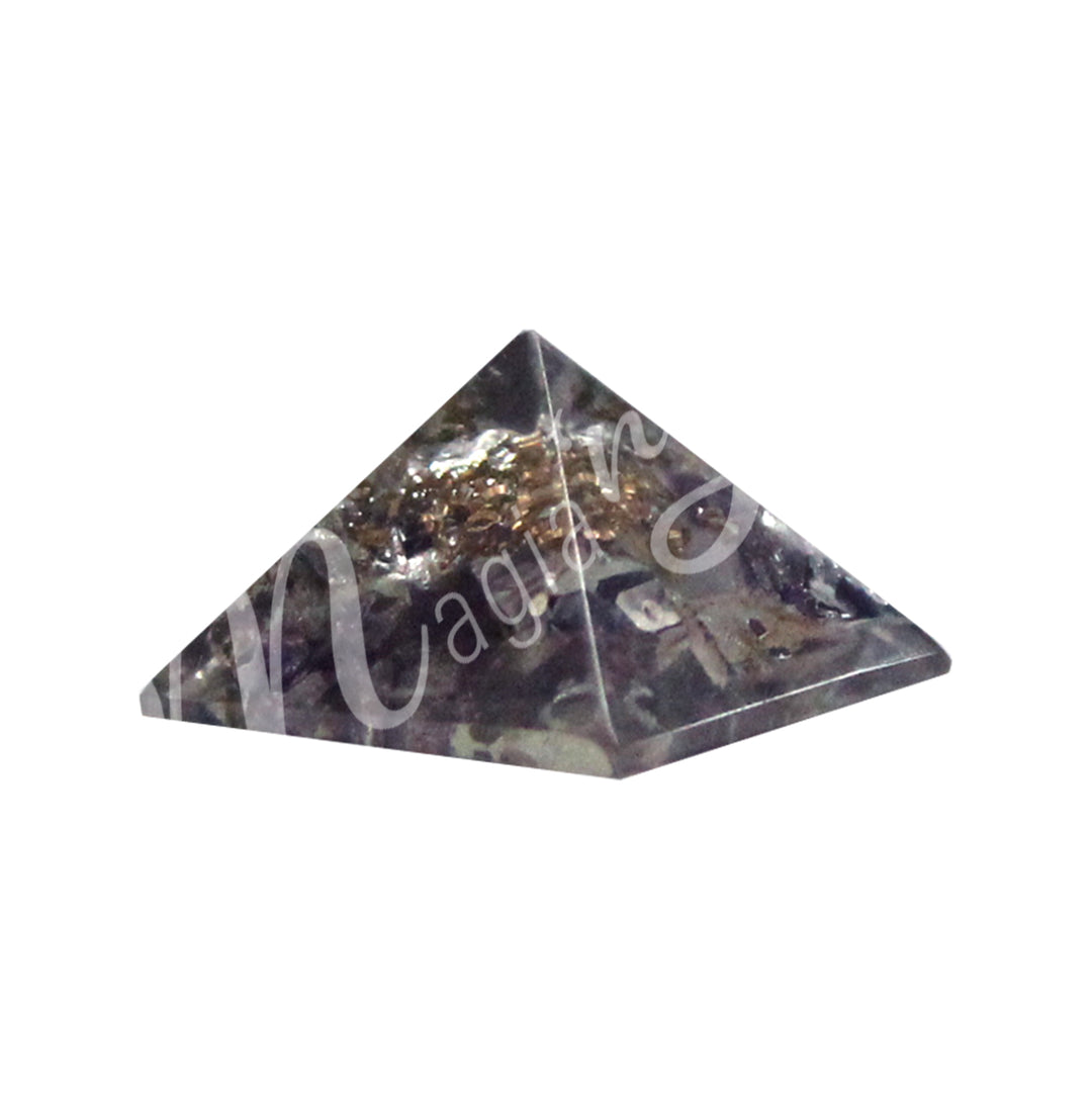 A four side pyramid made of Amethyst in Orgone.