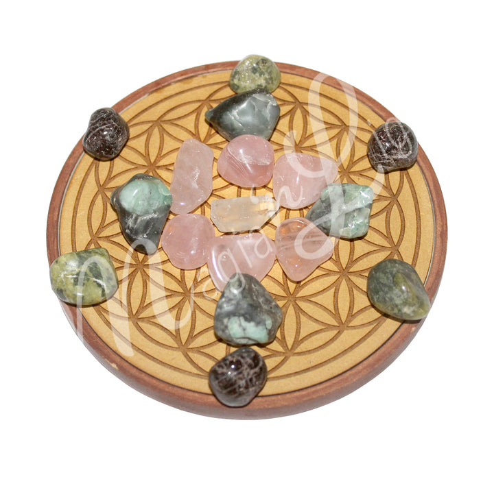 CRYSTAL GRID SET WOOD PLAQUE & STONES FOR LOVE 6″DIA