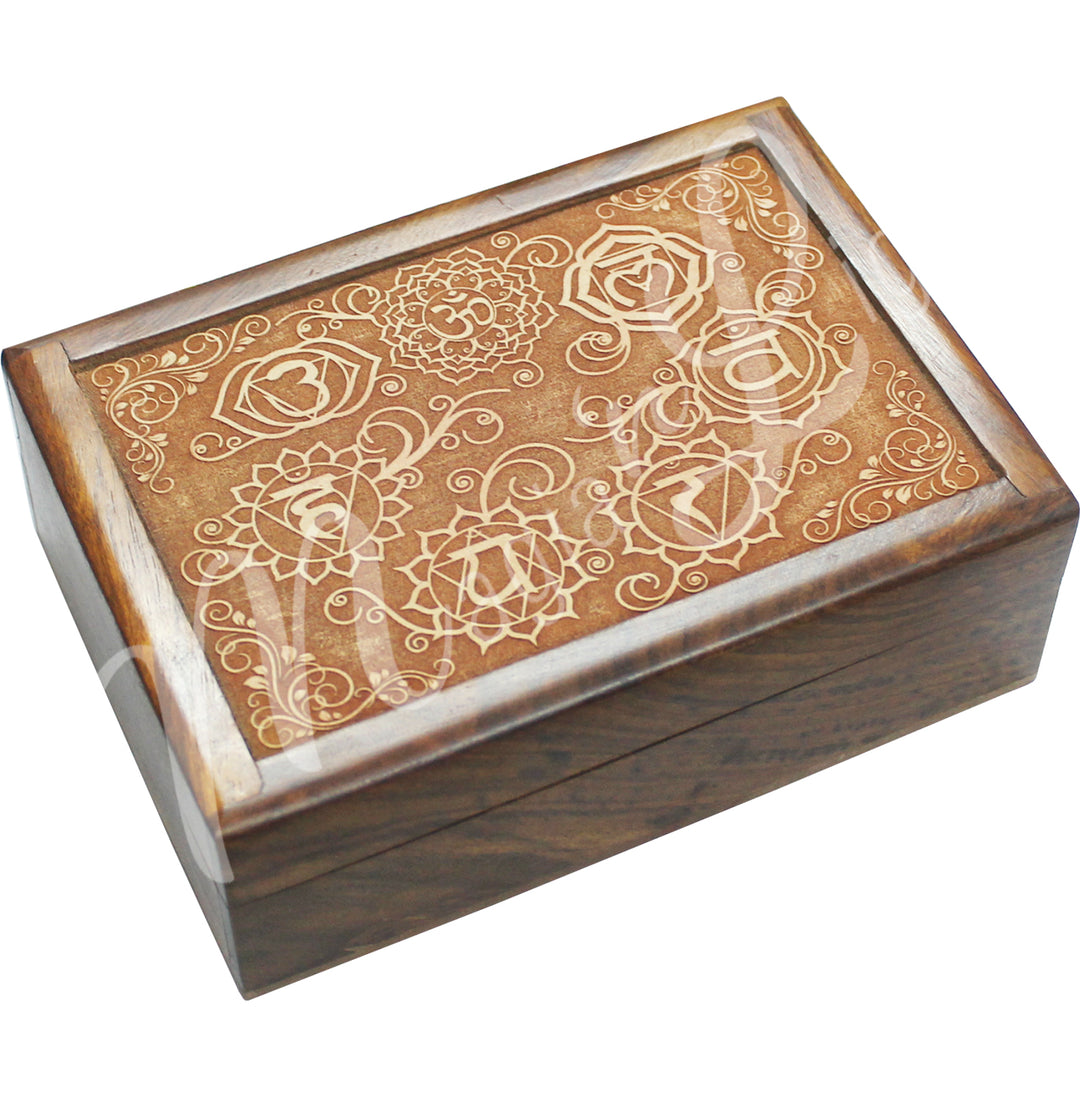 Caja de Madera de Acacia con Símbolos de los Chakras 5 x 7″
