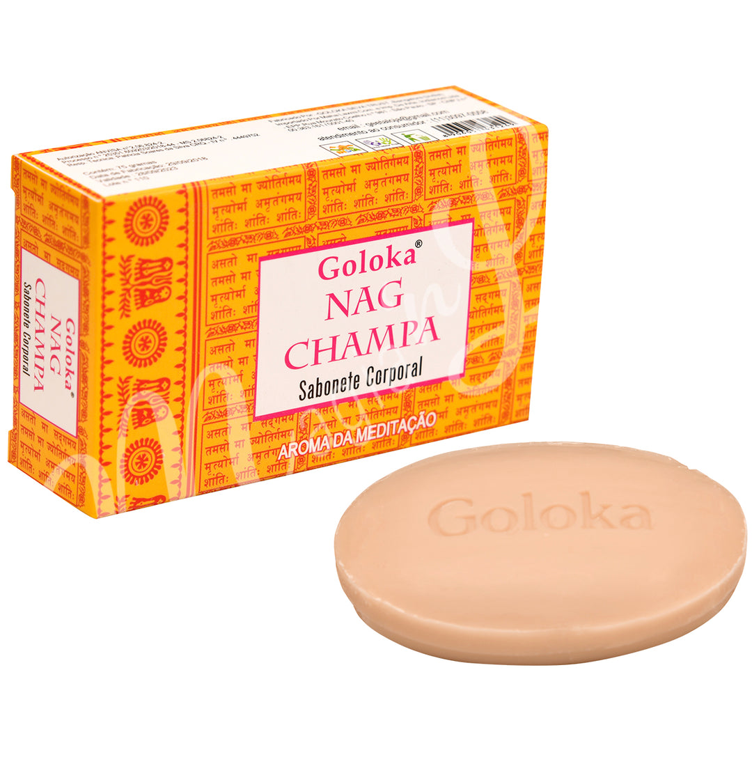 A photo of the retail box with the soap outside the box. The words on the packaging: goloka, nag champa, sabonete corporal, aroma da meditação are on the front.