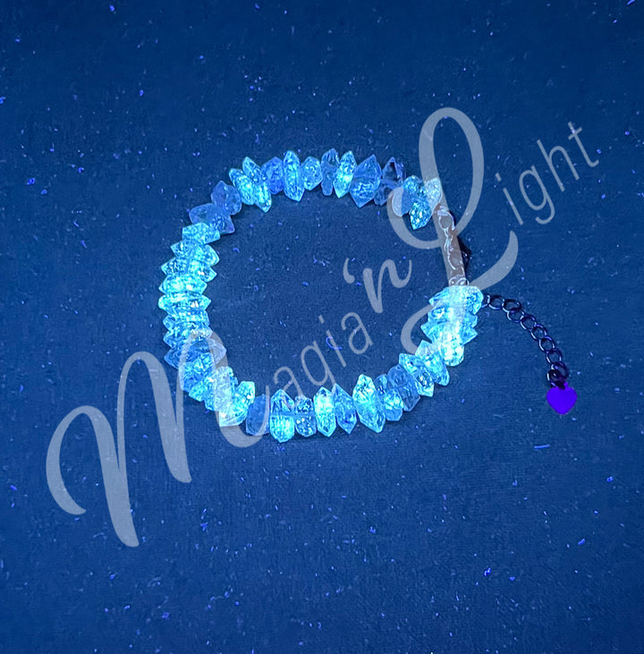 Bracelet Adjustable Pakimer Quartz Chips w Petroleum inclusions