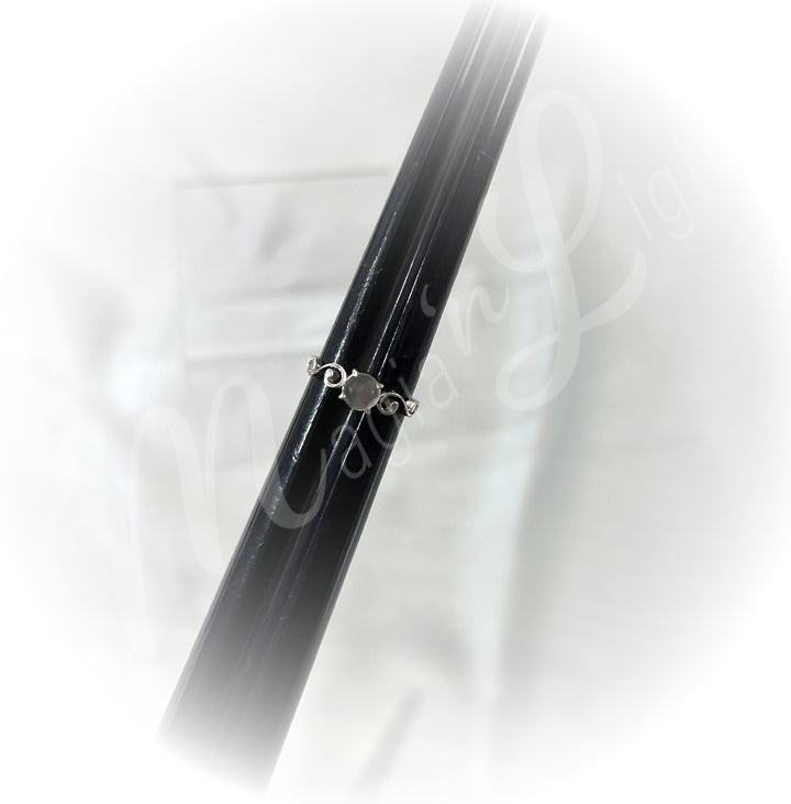 Anillo de Plata Esterlina con Piedra Lunar Blanca tamaños 5-8