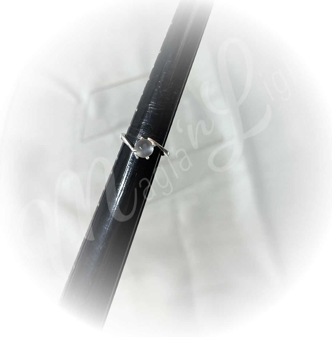 Anillo de Plata Esterlina con Piedra Lunar Blanca tamaños 5-8