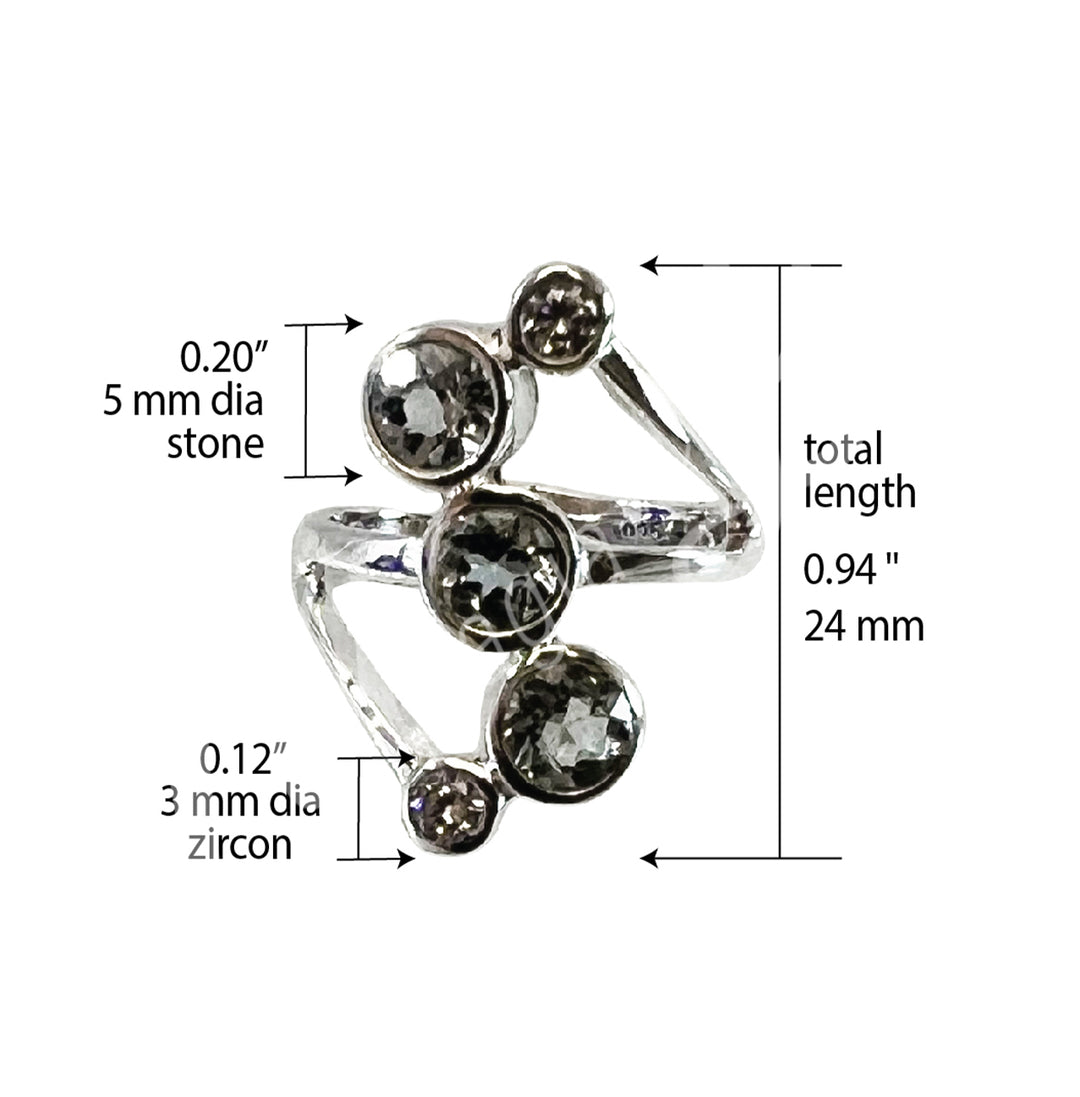 Sterling Silver Ring w Blue Topaz 0.75″W