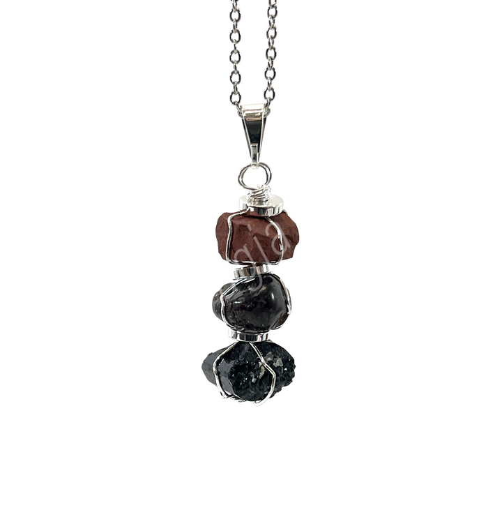Colgante con Tres Piedras para el Chakra Raíz 1.75-2"