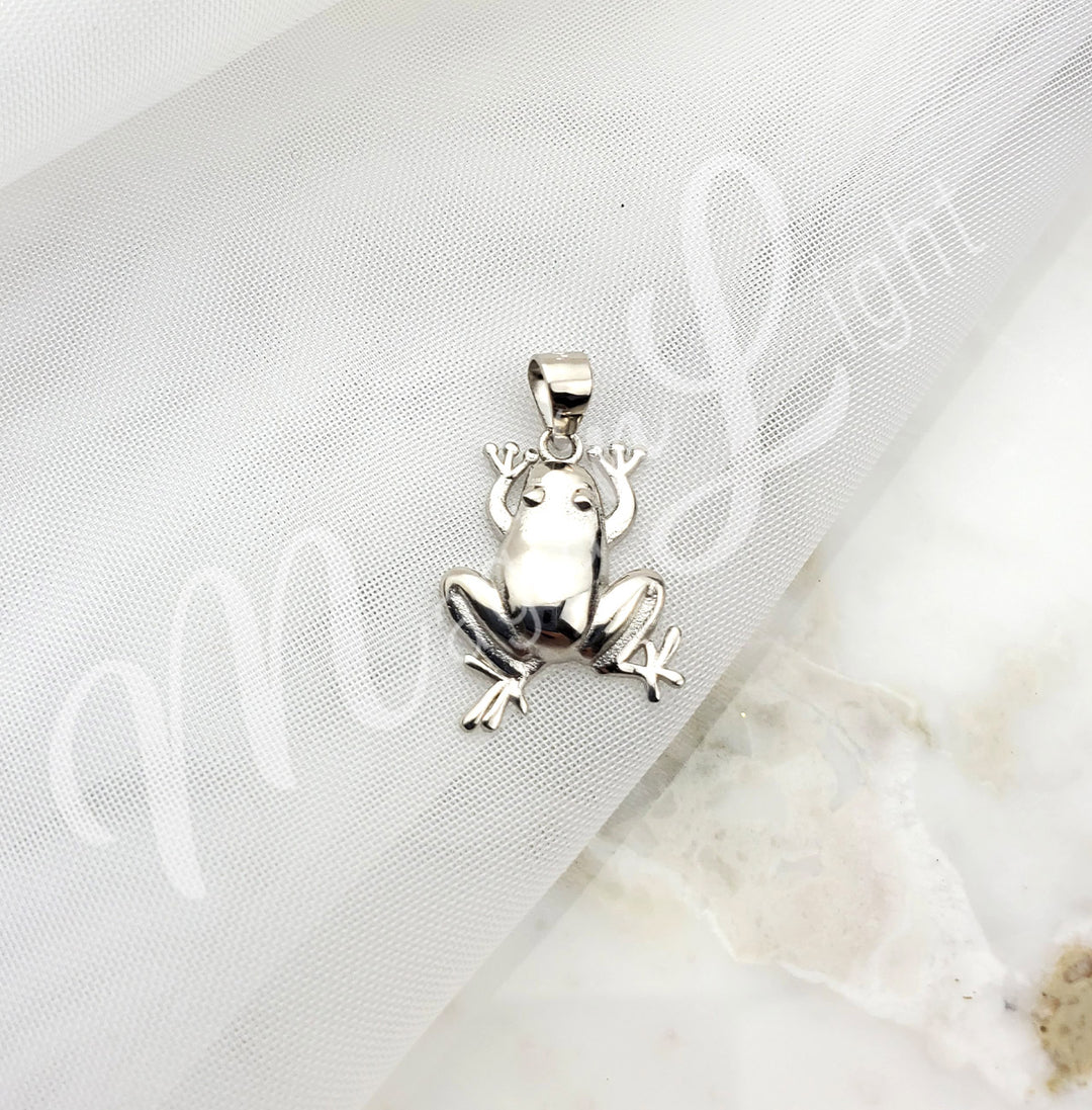 Sterling Silver Pendant Frog 0.75″H X 0.75″W