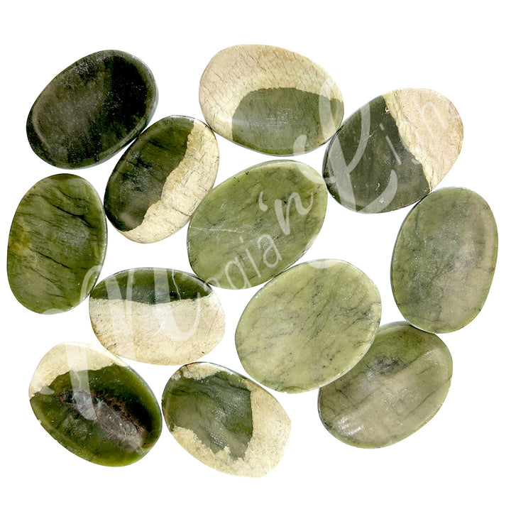 Piedra de preocupación Jade verde 2-2.25″