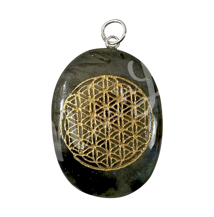 Pendant Worry Stone Labradorite w Flower of Life